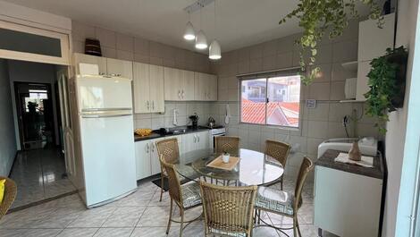 Apartamento no Centrinho da Praia dos Ingleses