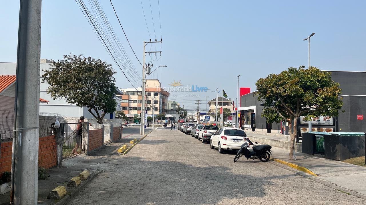 Apartamento para aluguel de temporada em Florianopolis (Praia dos Ingleses)