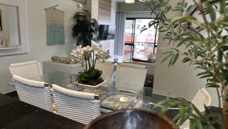 GOLDEN 1 COMPLETE APARTMENT SEASIDE CONDO AC TVs WI-FI POOL 2GAR