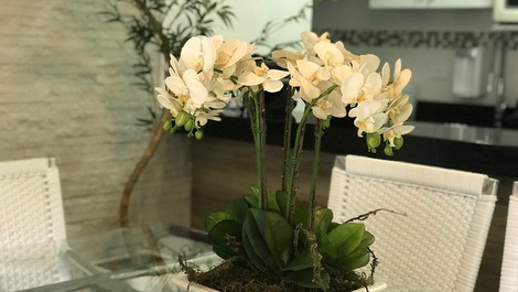 GOLDEN 1 COMPLETE APARTMENT SEASIDE CONDO AC TVs WI-FI POOL 2GAR