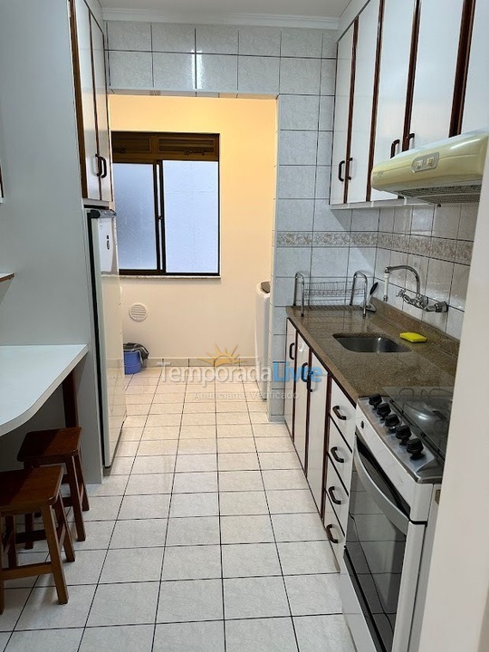 Apartamento para aluguel de temporada em Itapema (Meia Praia)