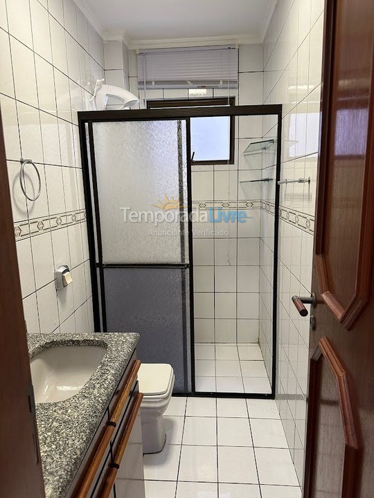 Apartamento para aluguel de temporada em Itapema (Meia Praia)