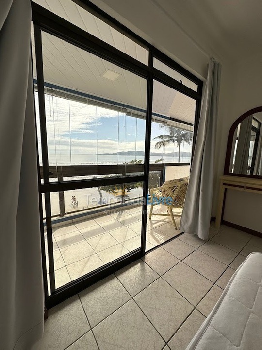 Apartamento para aluguel de temporada em Itapema (Meia Praia)