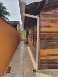 Bangalô em condomínio fechado com segurança 24h, Wi-Fi