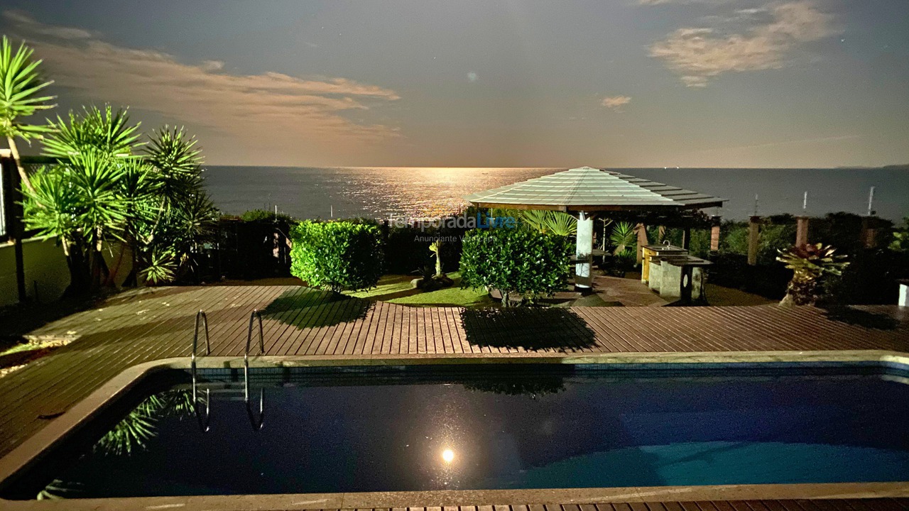Casa para aluguel de temporada em Balneário Camboriú (Praia do Estaleirinho)