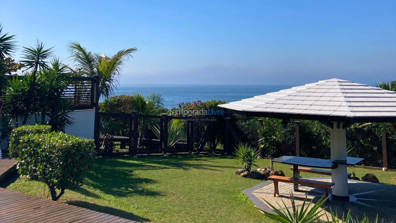 Casa para aluguel de temporada em Balneário Camboriú (Praia do Estaleirinho)