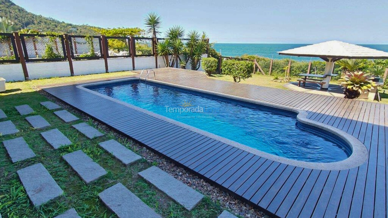 Casa para aluguel de temporada em Balneário Camboriú (Praia do Estaleirinho)