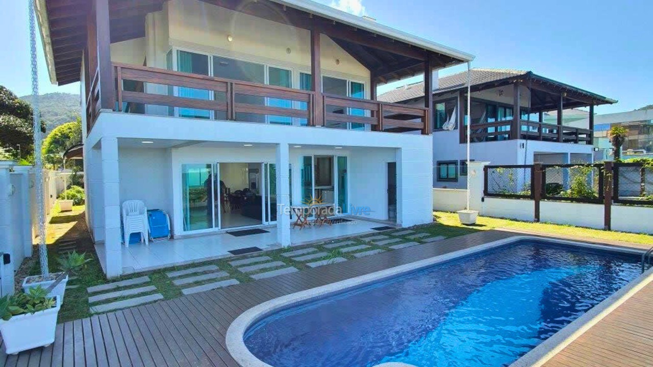 Casa para aluguel de temporada em Balneário Camboriú (Praia do Estaleirinho)