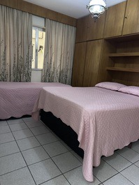 Quarto grande  cama casal e solteiro