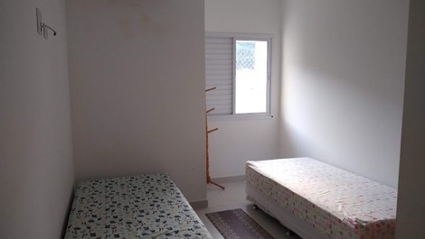 Hay 2 dormitorios, con zona de ocio en Praia Grande en Ubatuba.