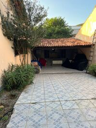 CASA EXCELENTE EM CONDOMÍNIO FECHADO EM CABO FRIO