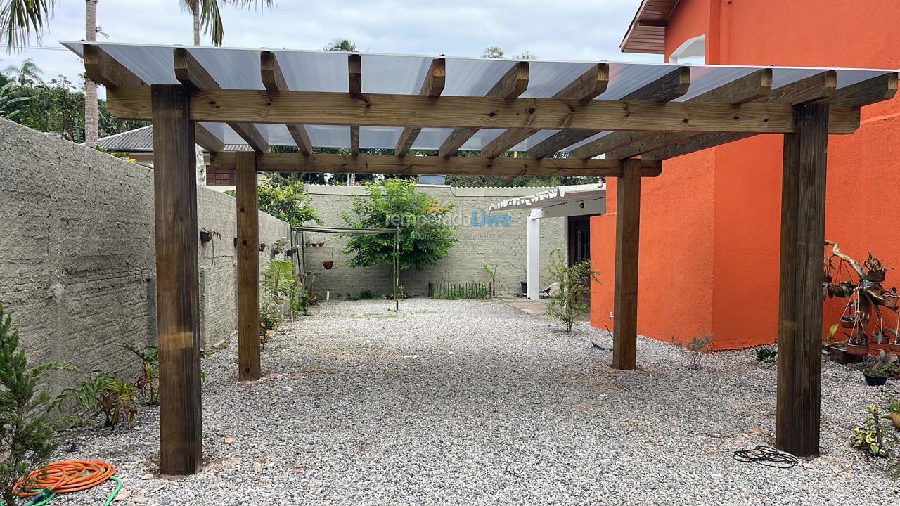 Casa para aluguel de temporada em Matinhos (Matinhos)