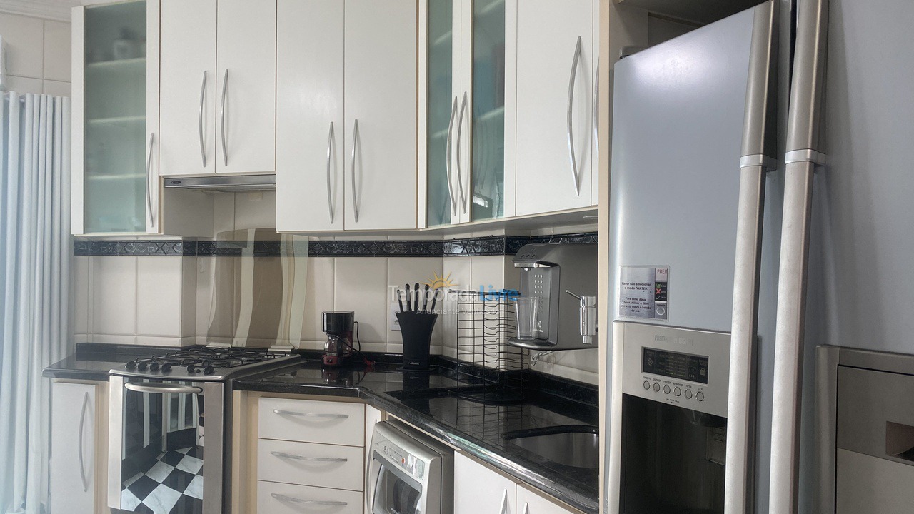 Apartamento para aluguel de temporada em Itapema (Meia Praia)