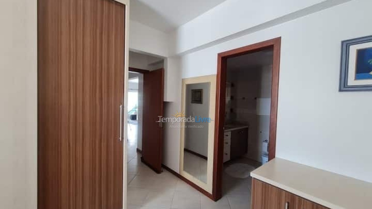 Apartamento para aluguel de temporada em Itapema (Meia Praia)