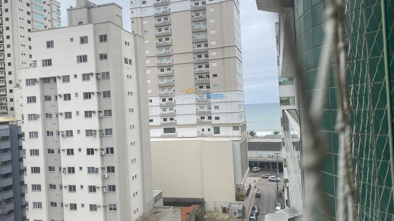 Apartamento para aluguel de temporada em Itapema (Meia Praia)