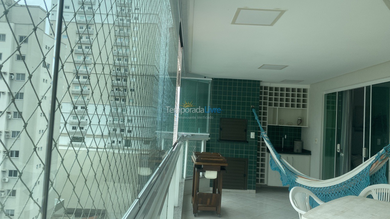 Apartamento para aluguel de temporada em Itapema (Meia Praia)