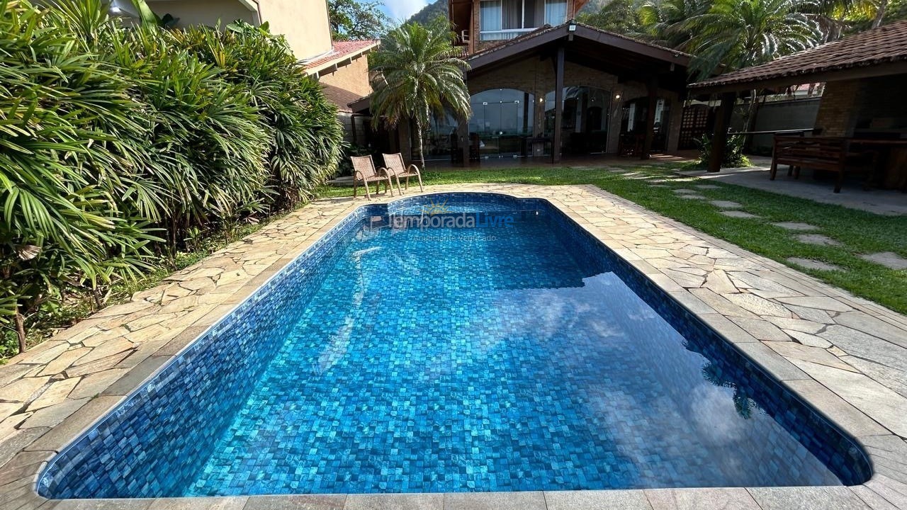Casa para aluguel de temporada em Ubatuba (Praia do Lázaro)