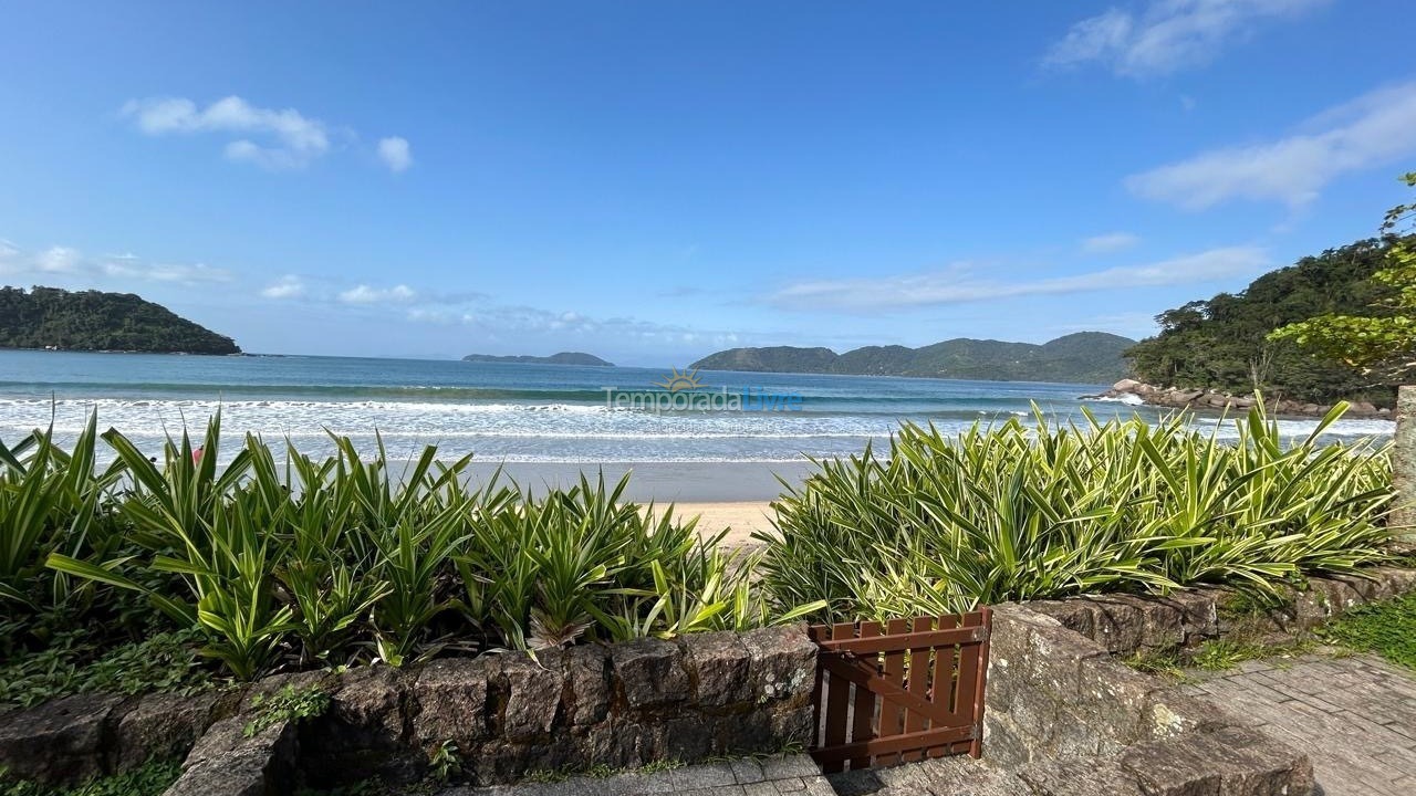 Casa para aluguel de temporada em Ubatuba (Praia do Lázaro)