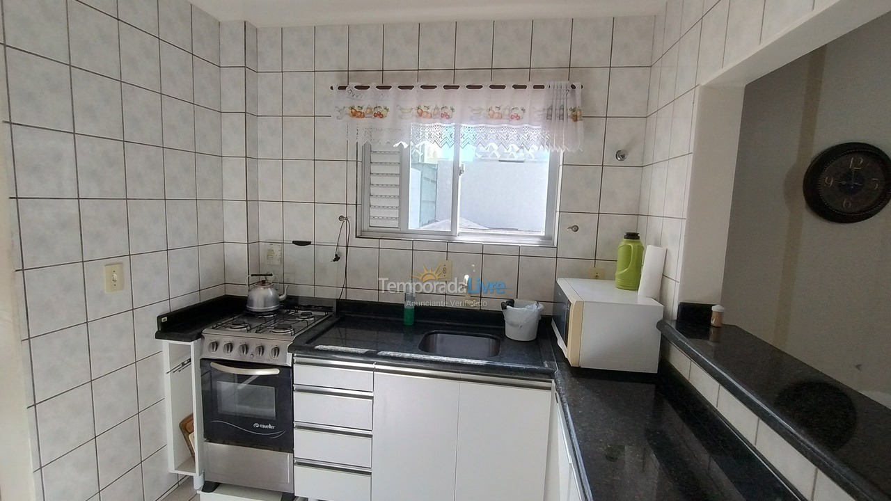 Apartamento para alquiler de vacaciones em Itapema (Meia Praia)