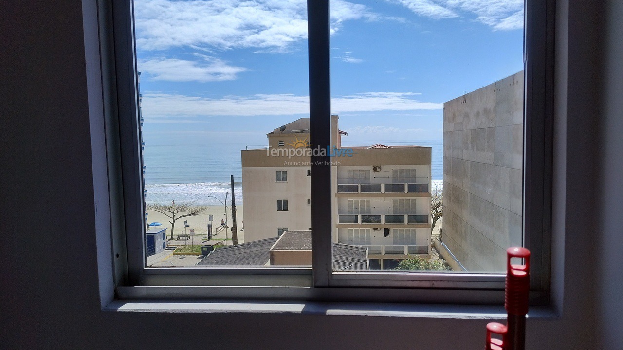 Apartamento para aluguel de temporada em Itapema (Meia Praia)