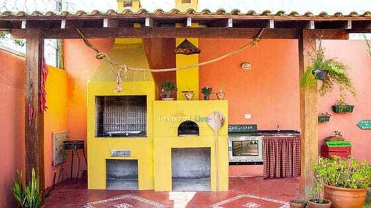 Casa para aluguel de temporada em Guarujá (Praia do Pernambuco)