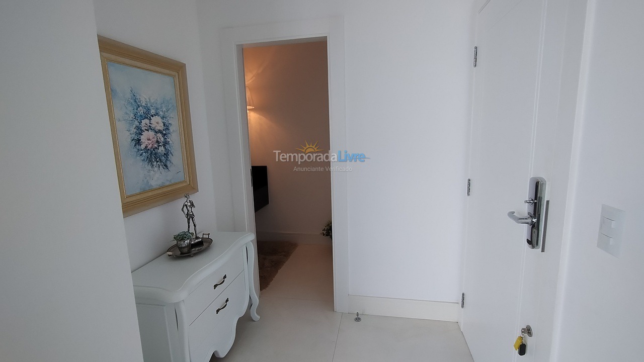 Apartamento para aluguel de temporada em Itapema (Meia Praia)