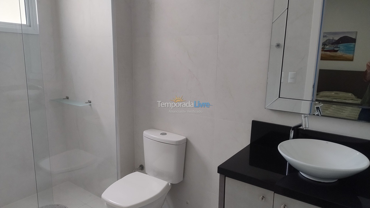 Apartamento para aluguel de temporada em Itapema (Meia Praia)