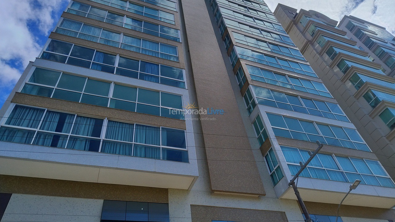 Apartamento para aluguel de temporada em Itapema (Meia Praia)