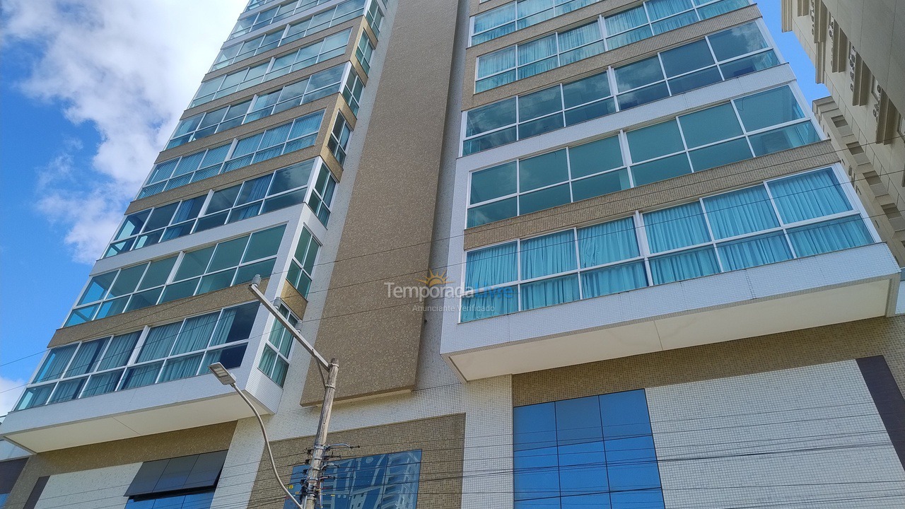 Apartamento para aluguel de temporada em Itapema (Meia Praia)