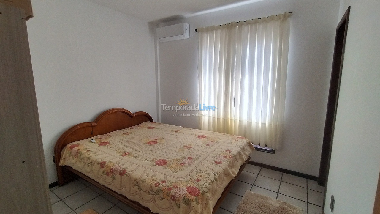 Apartment for vacation rental in Itapema (Meia Praia)
