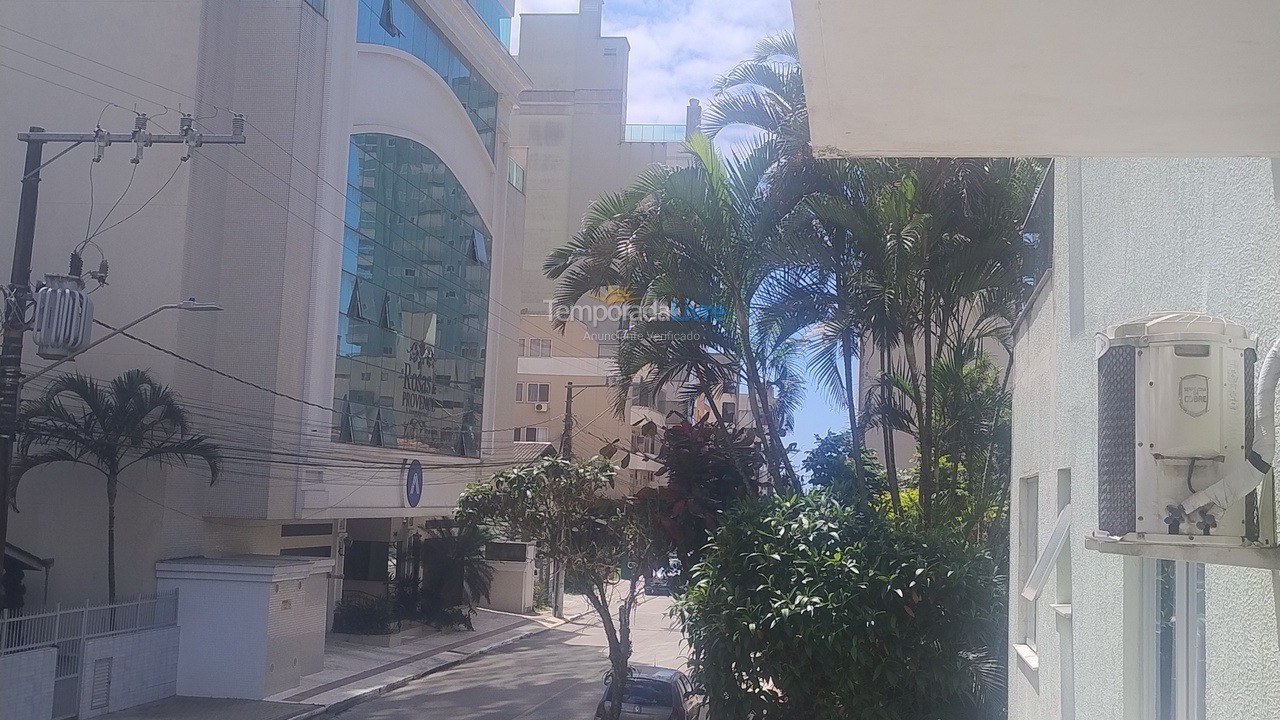 Apartamento para aluguel de temporada em Itapema (Meia Praia)