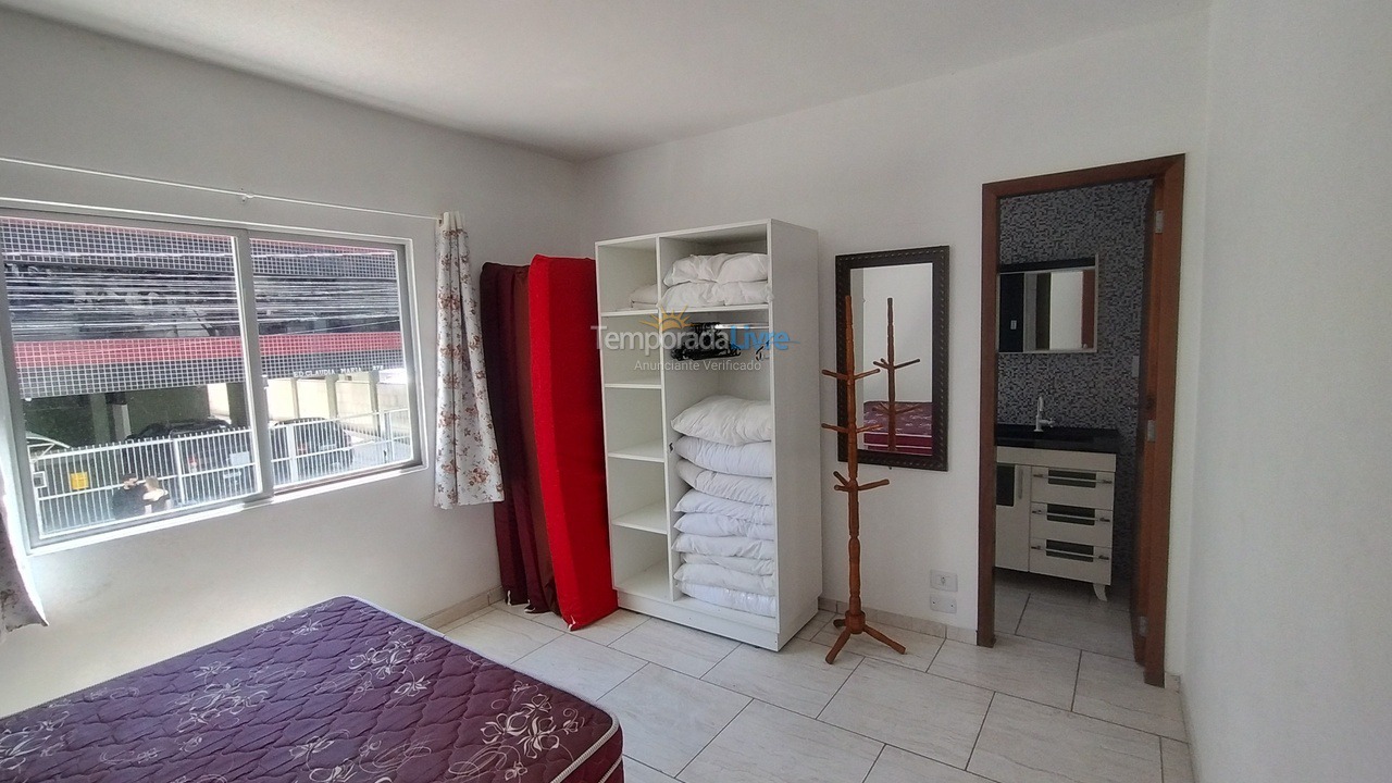 Apartamento para aluguel de temporada em Itapema (Meia Praia)