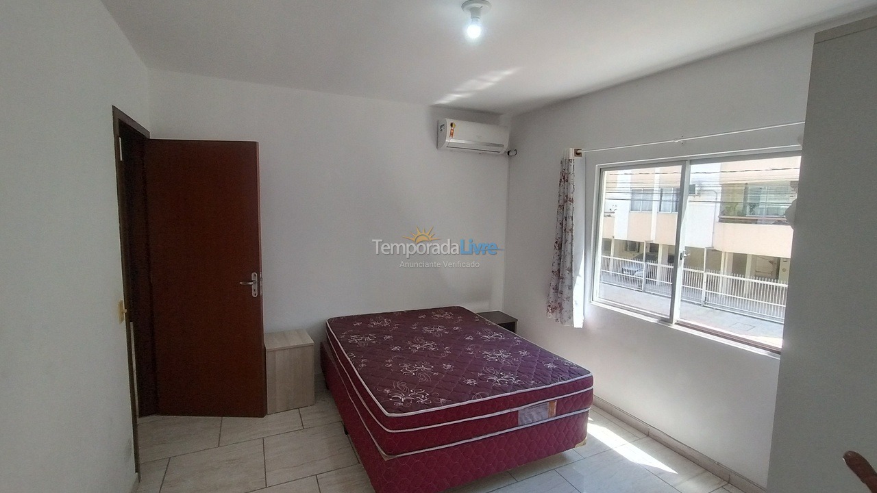 Apartamento para aluguel de temporada em Itapema (Meia Praia)