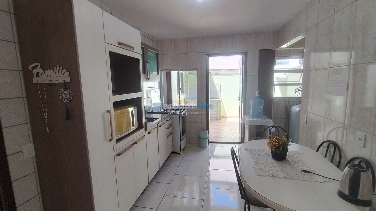 Apartamento para aluguel de temporada em Itapema (Meia Praia)