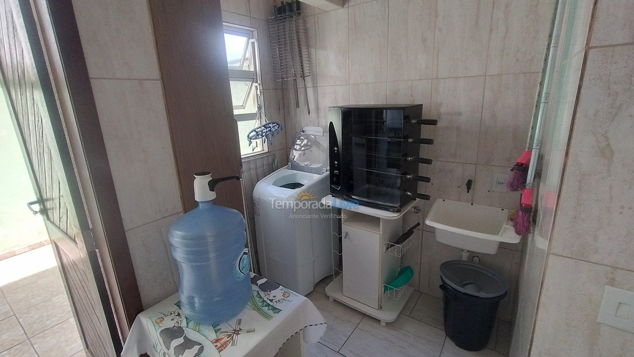 Apartamento para aluguel de temporada em Itapema (Meia Praia)