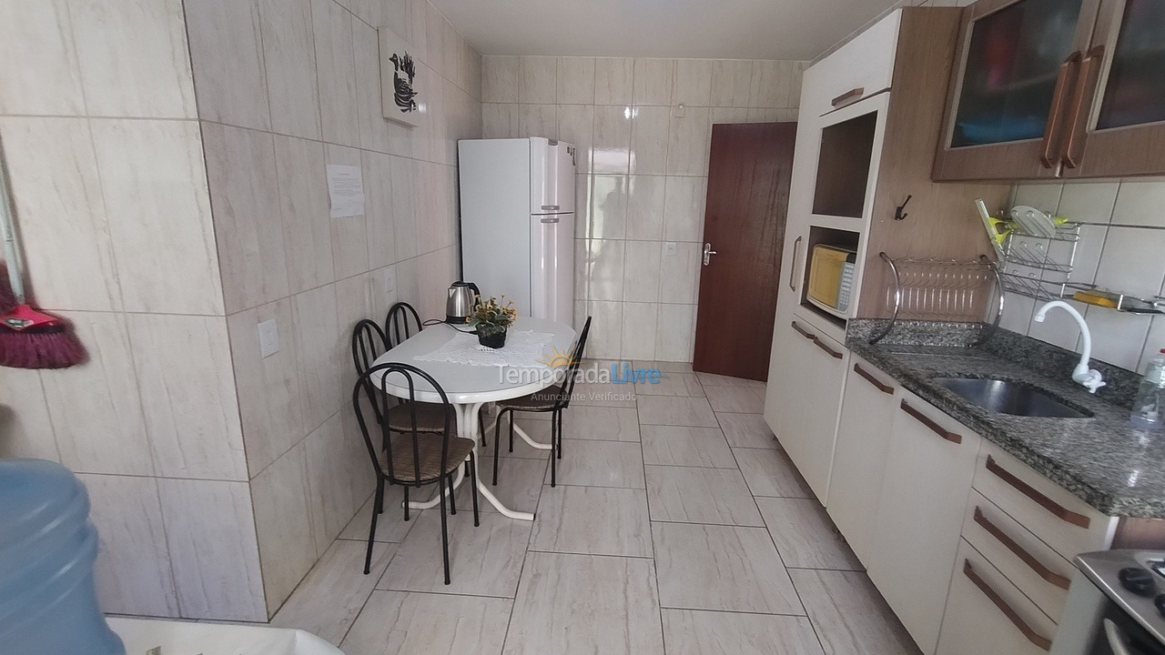 Apartamento para aluguel de temporada em Itapema (Meia Praia)