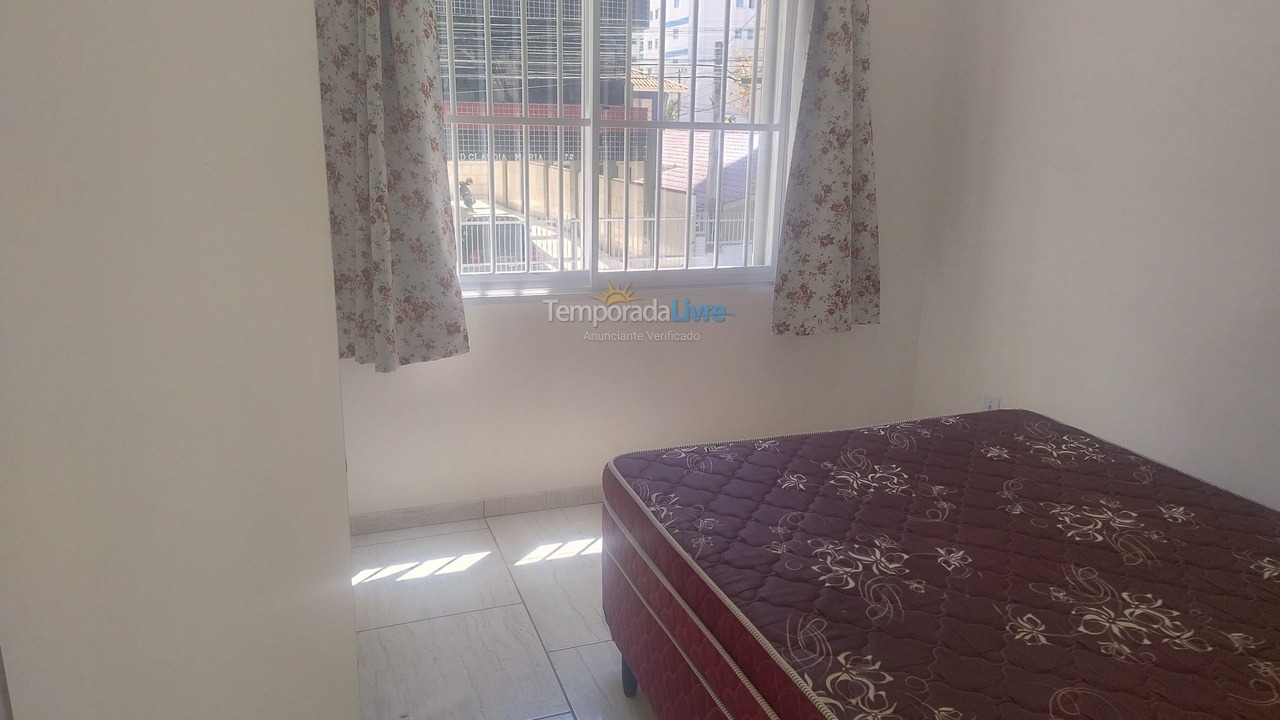 Apartamento para aluguel de temporada em Itapema (Meia Praia)