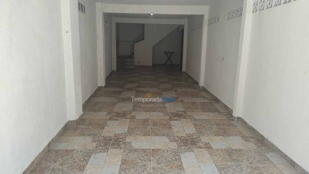 Apartamento para aluguel de temporada em Itapema (Meia Praia)