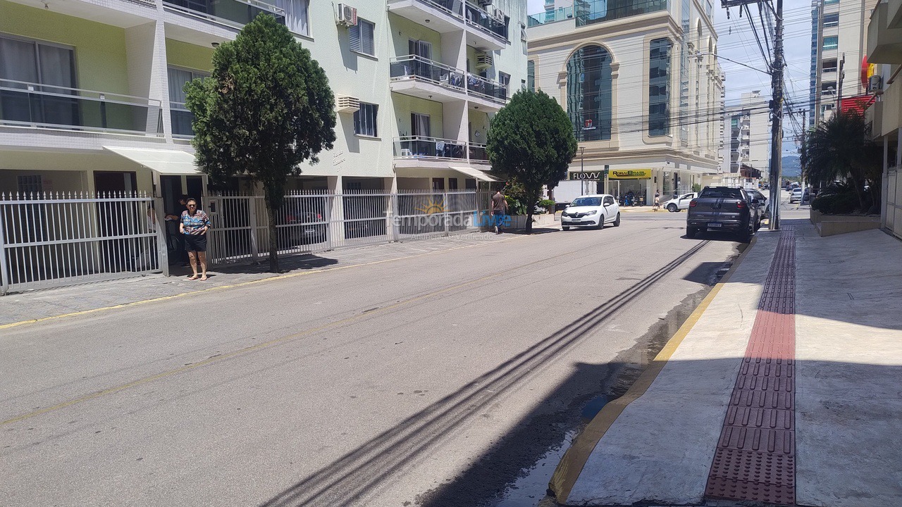 Apartamento para aluguel de temporada em Itapema (Meia Praia)