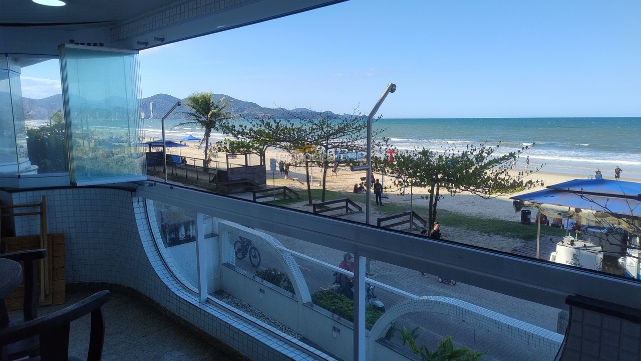 Apartment for vacation rental in Itapema (Meia Praia)
