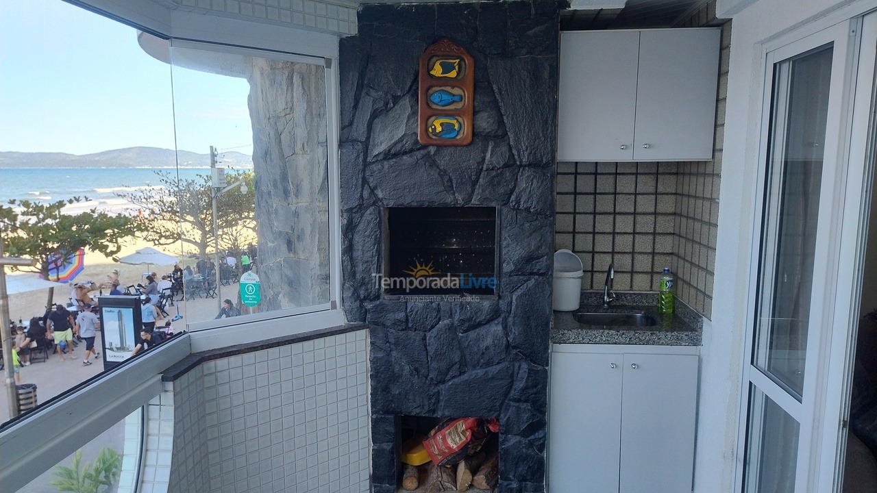 Apartment for vacation rental in Itapema (Meia Praia)