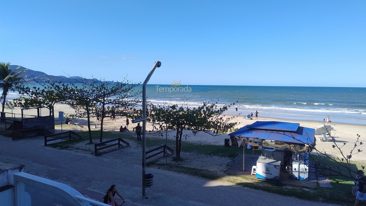 Apartment for vacation rental in Itapema (Meia Praia)