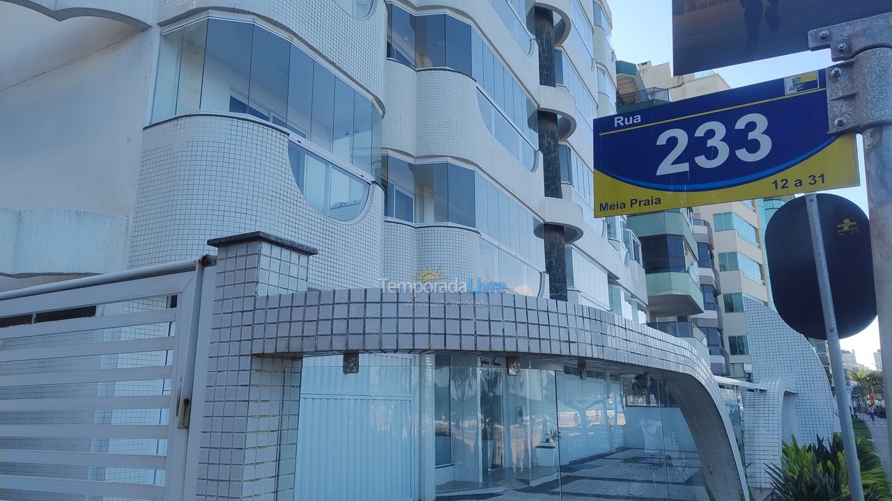 Apartment for vacation rental in Itapema (Meia Praia)