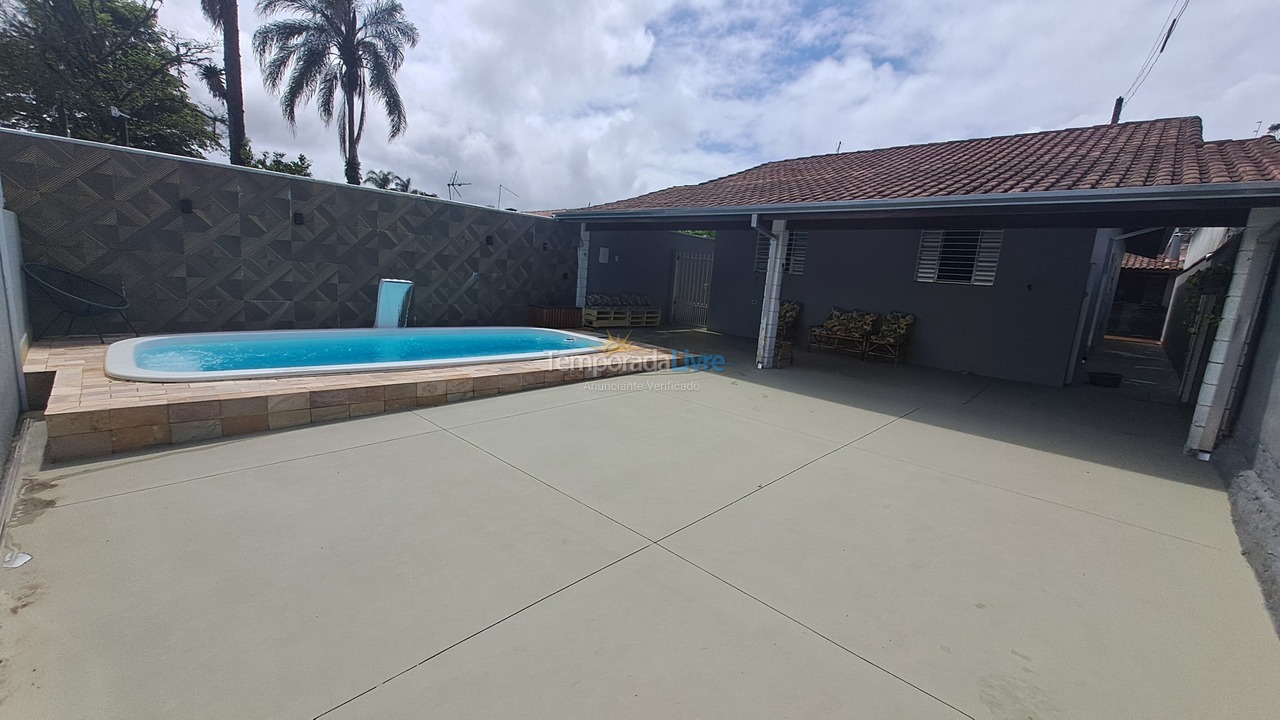 Casa para alquiler de vacaciones em Caraguatatuba (Aruan)