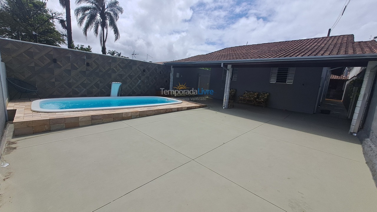 Casa para alquiler de vacaciones em Caraguatatuba (Aruan)