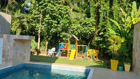 Hermosa casa a 600 metros de la playa en Riviera de São Lourenço