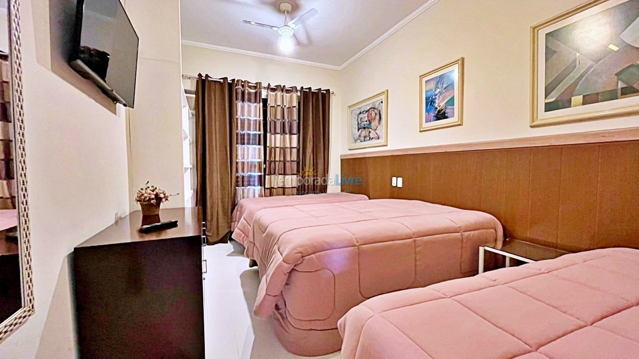 Apartamento para aluguel de temporada em Guarujá (Pitangueiras)