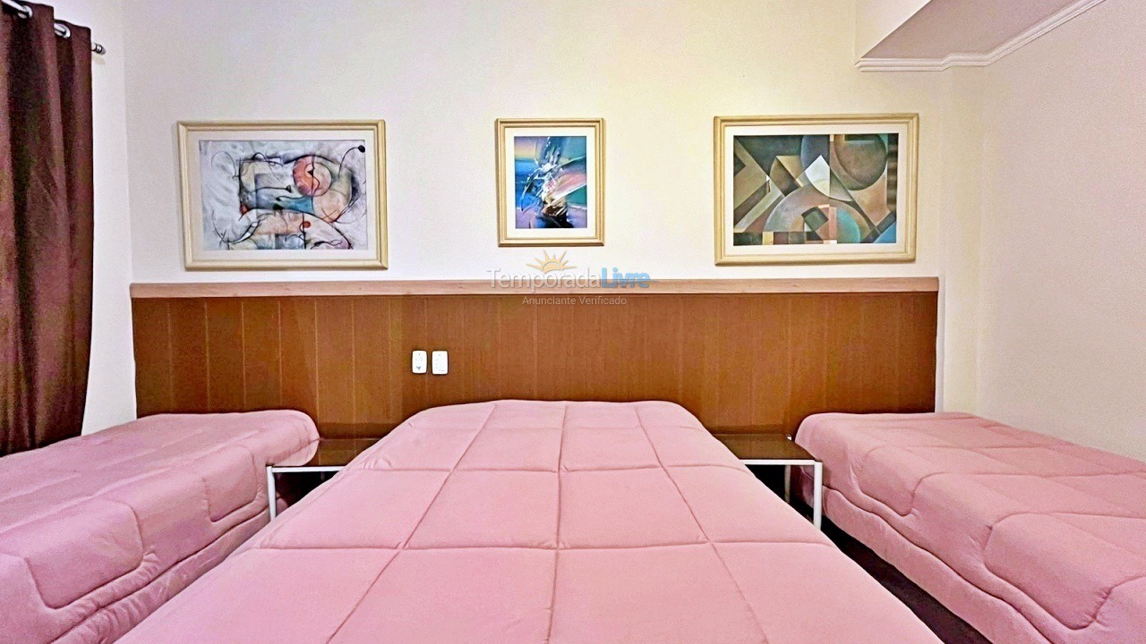 Apartamento para aluguel de temporada em Guarujá (Pitangueiras)