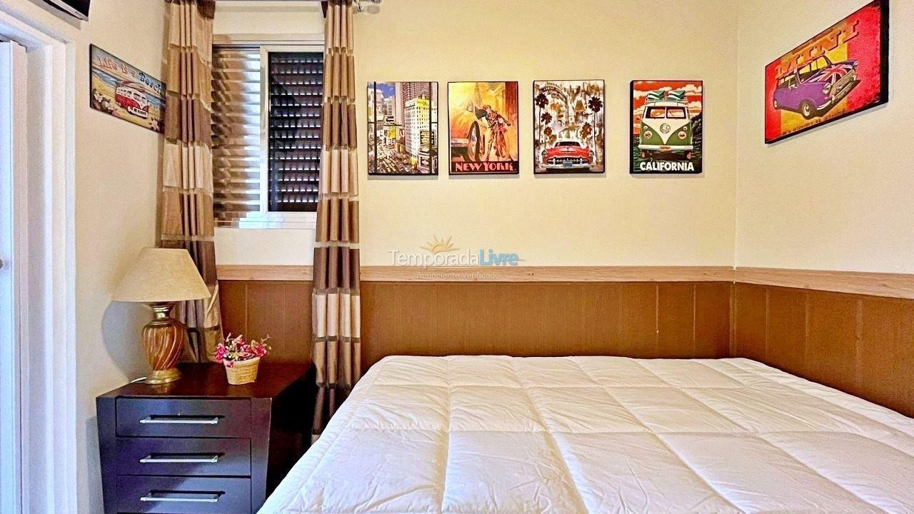 Apartamento para aluguel de temporada em Guarujá (Pitangueiras)