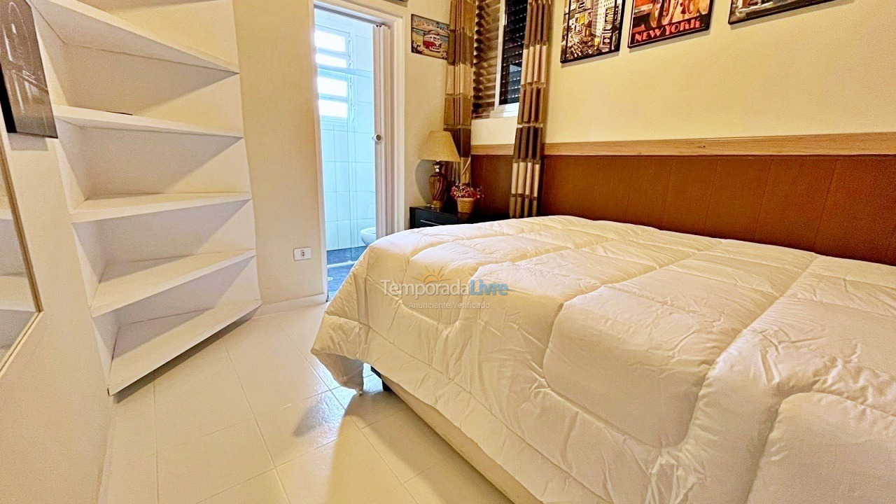 Apartamento para aluguel de temporada em Guarujá (Pitangueiras)